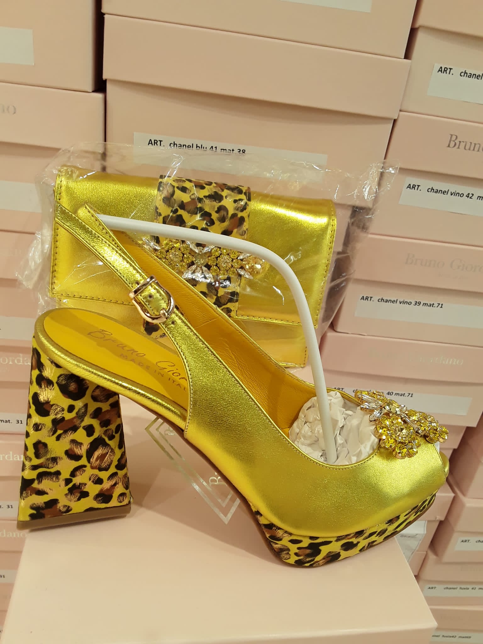 Block heel Yellow Italian shoe and bag - Godshandfashion -